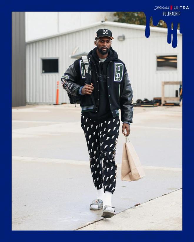 詹姆斯篮板抢断关键时刻锁定胜局（詹姆斯关键篮板与抢断一锤定音）