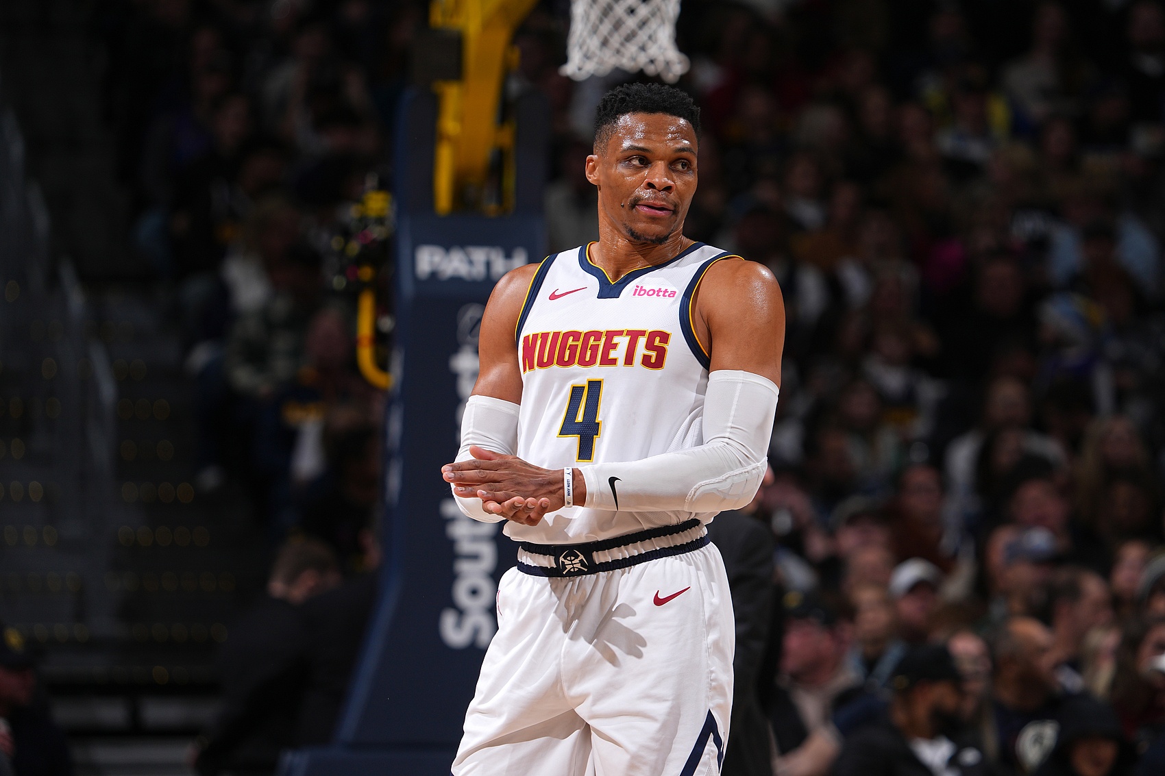 早报：速效救心丸销量突然大增，有什么头绪吗？（早报：速效救心丸销量飙升，背后发生了什么？）