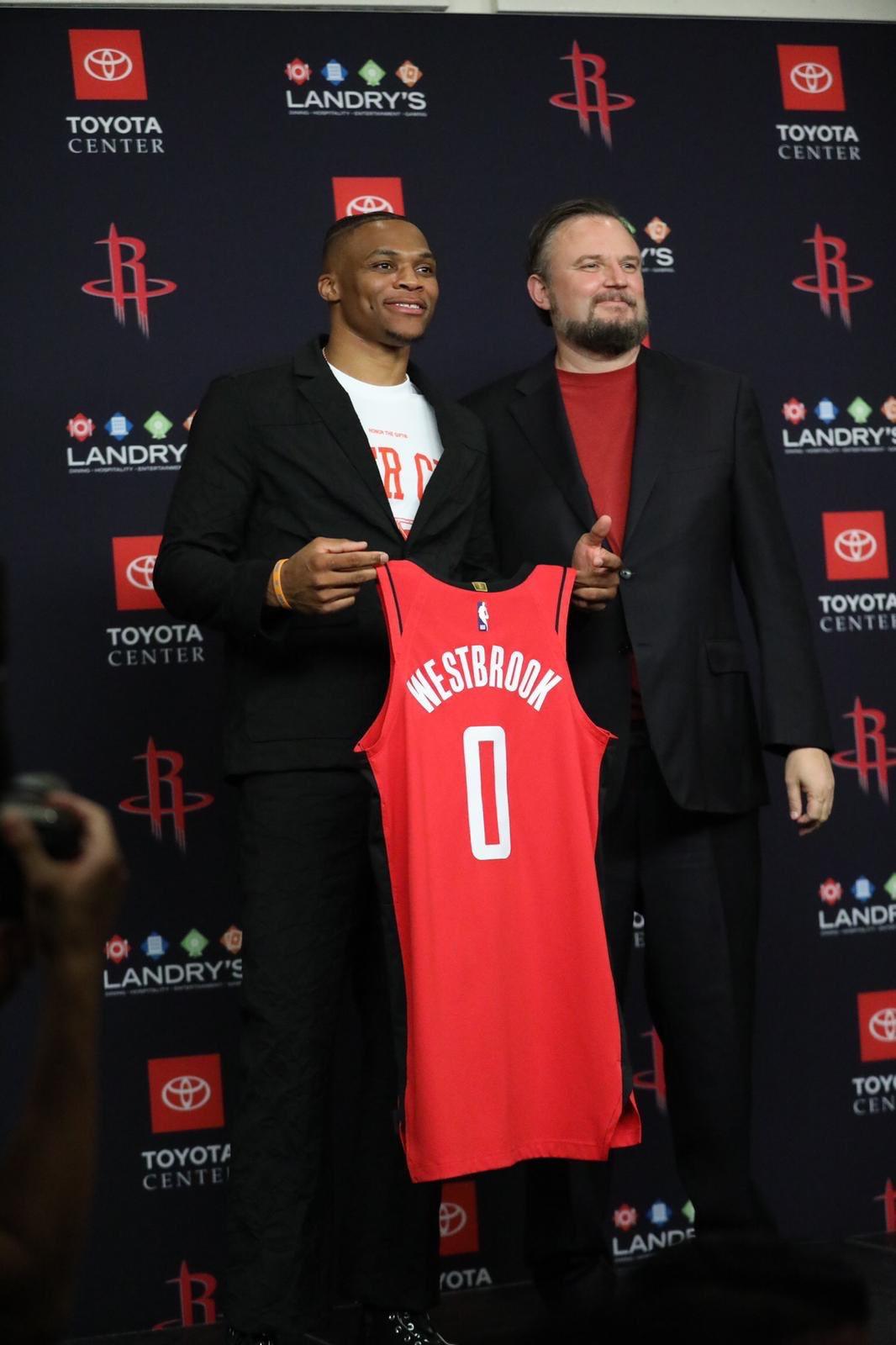 本周五就开赛，记者：CBA新赛季能不能每场都有转播仍未确定（CBA新赛季将于周五开打，记者：是否实现每场转播尚未确定）