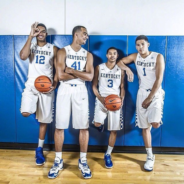 湖人詹姆斯关键封盖锁定胜局（詹姆斯关键封盖助湖人锁定胜利）