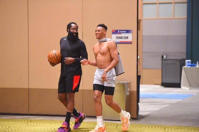 卡纳瓦罗：乌兹别克将从世界杯学习；未来想回意大利证明自己（卡纳瓦罗：乌兹别克将从世界杯汲取经验，未来盼回到意大利再度证明自己）