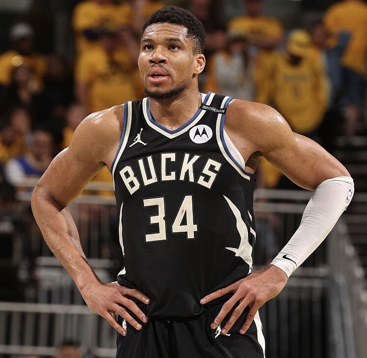 贝尔戈米：看看那不勒斯有多少人缺阵，如今他们比上赛季更强（贝尔戈米：哪怕那不勒斯伤缺众多，如今整体实力已超越上赛季）