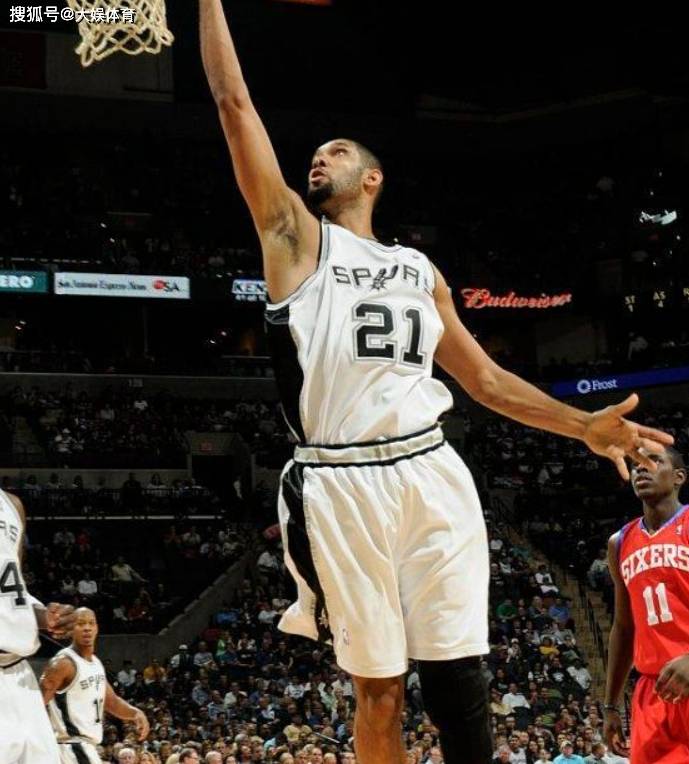 北京时间11月27日04：00，欧冠将会迎来一场...（欧冠重磅对决将于北京时间11月27日04：00打响）